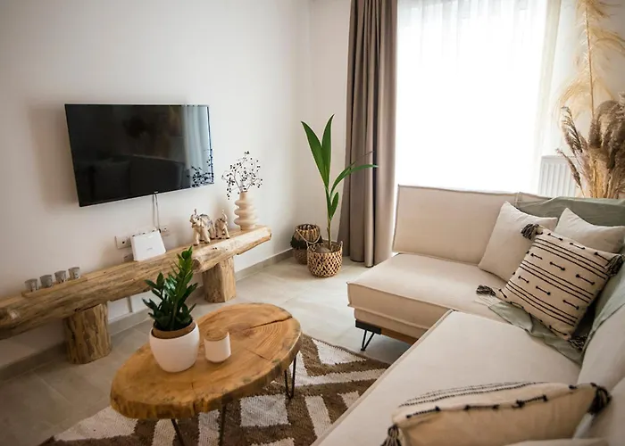 Lux Nomad Mgmt - Boem Super Central 2-Bedroom Flat